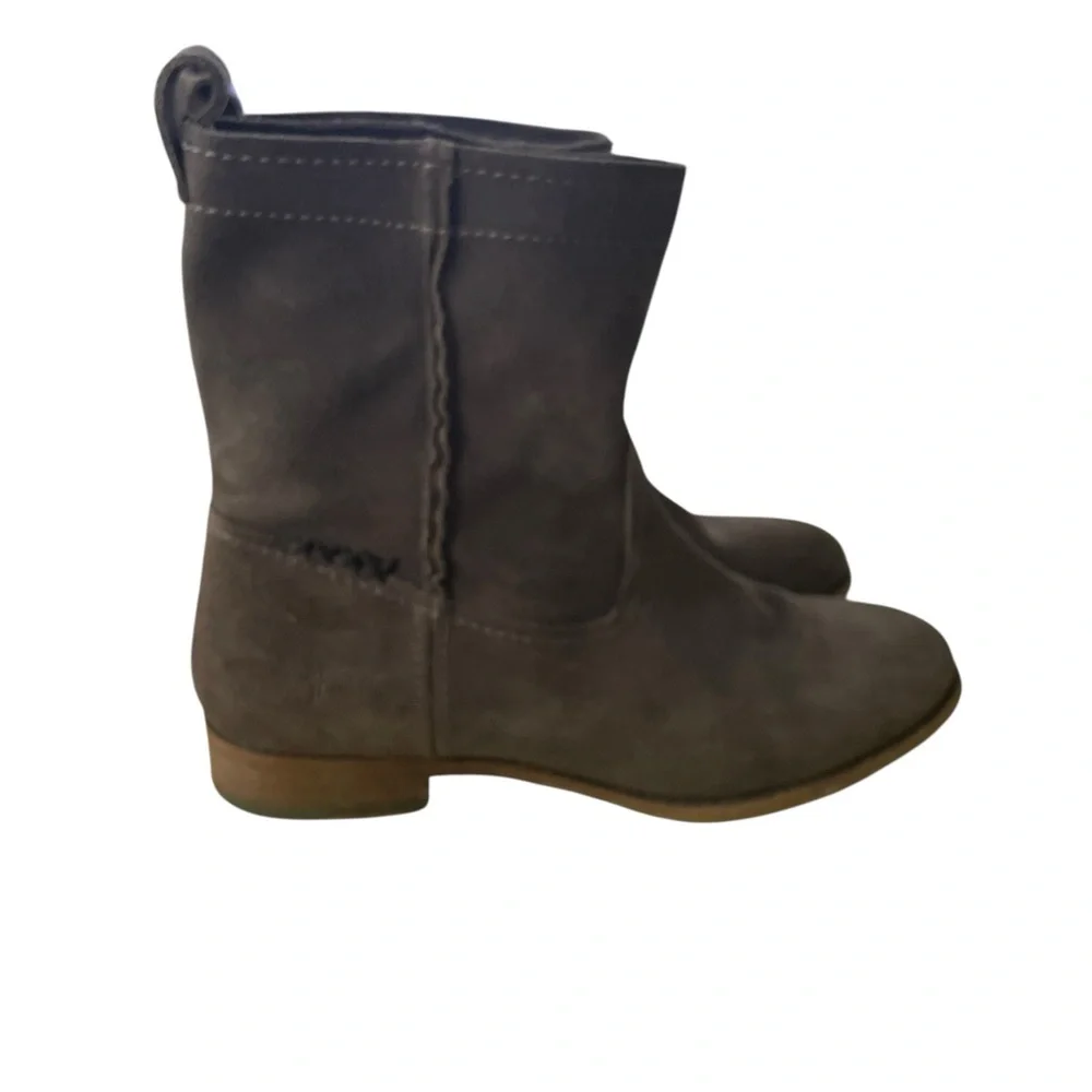 Frye Dark Brown Suede Cara Ankle Pull On Booties 9 - Picture 4 of 14